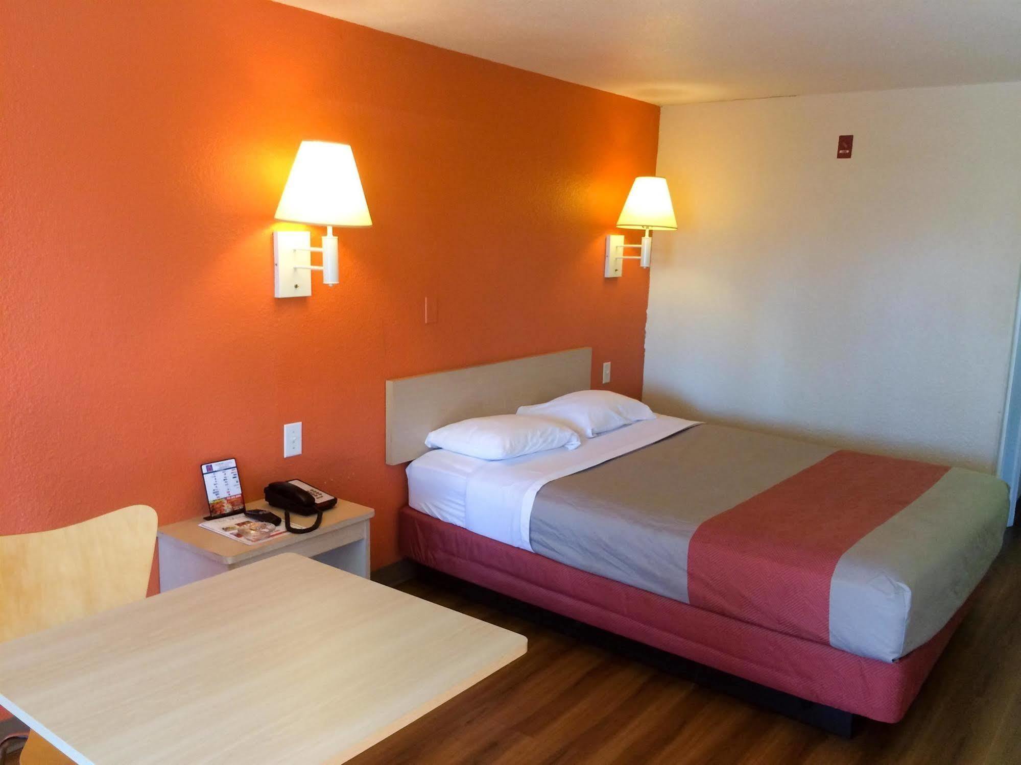Motel 6-Newport News, Va Екстериор снимка