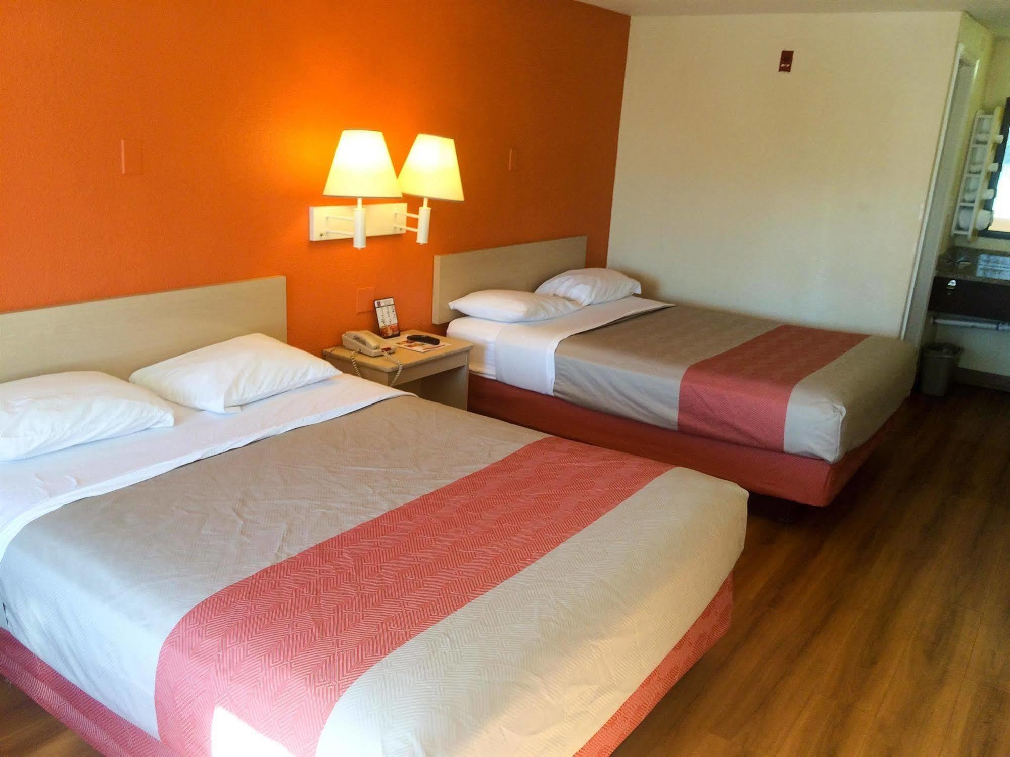 Motel 6-Newport News, Va Екстериор снимка