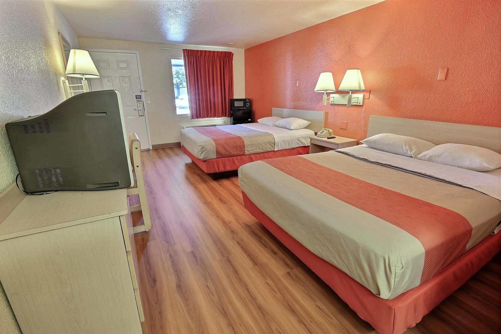 Motel 6-Newport News, Va Екстериор снимка
