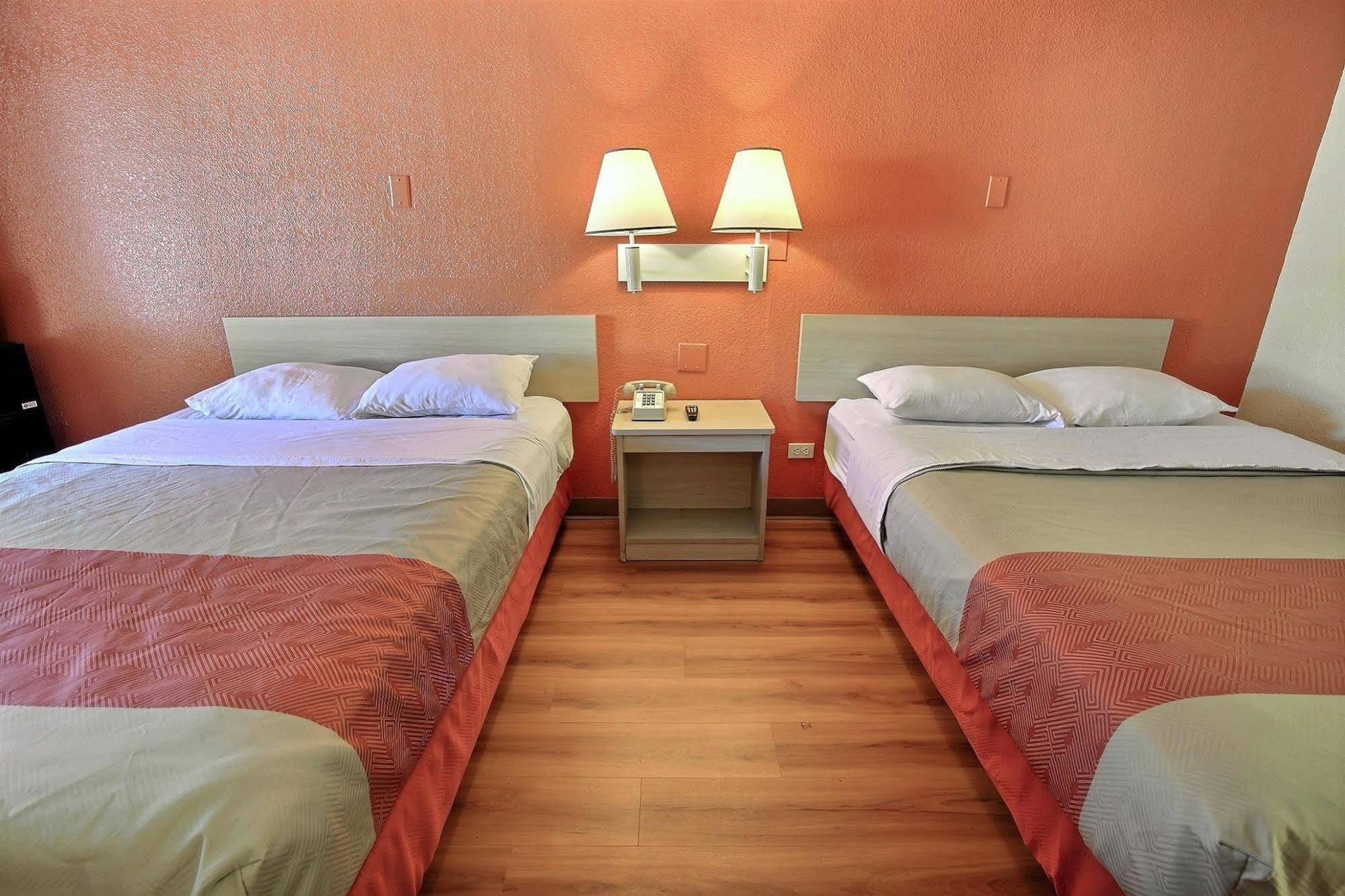 Motel 6-Newport News, Va Екстериор снимка
