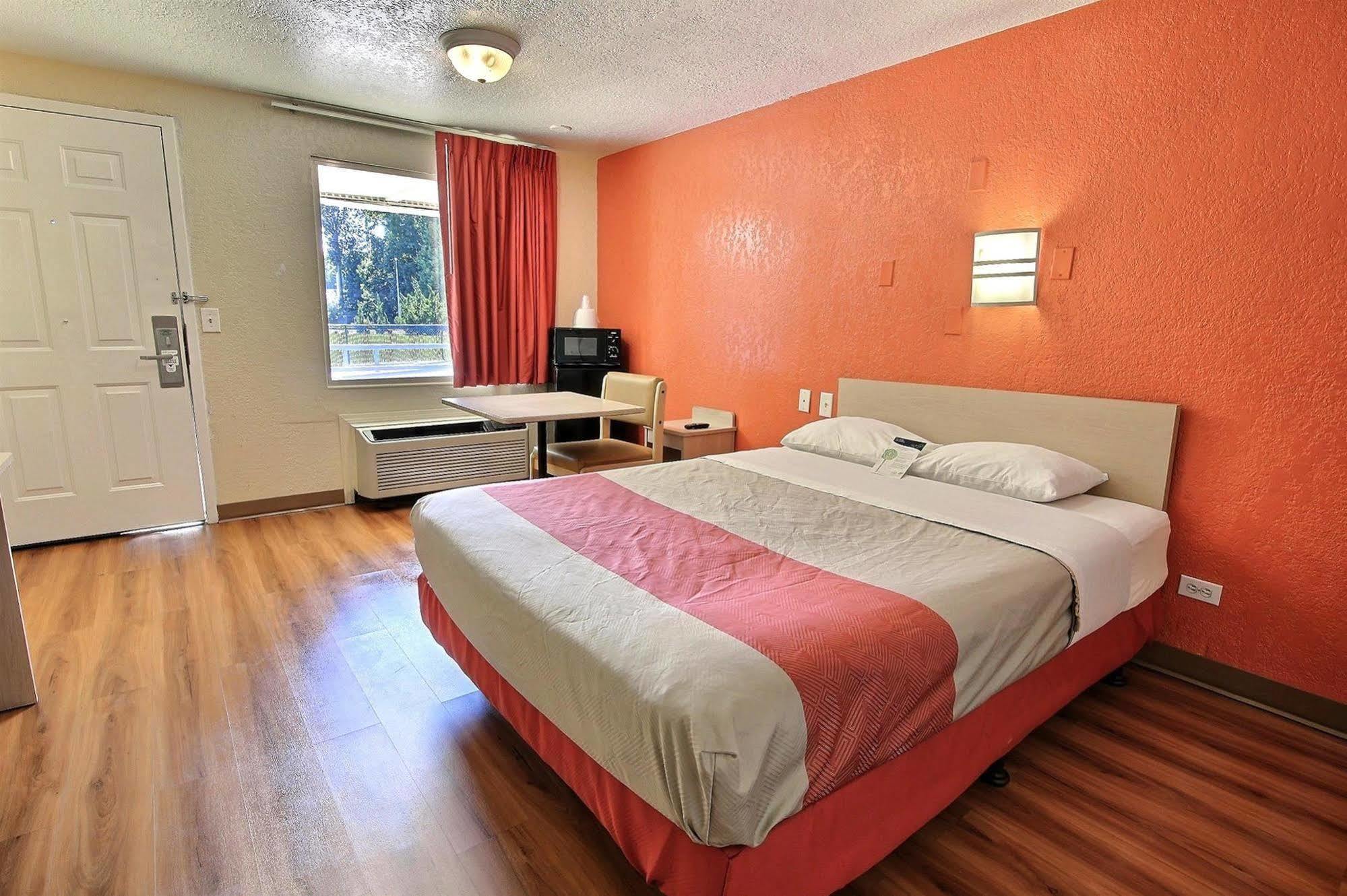 Motel 6-Newport News, Va Екстериор снимка
