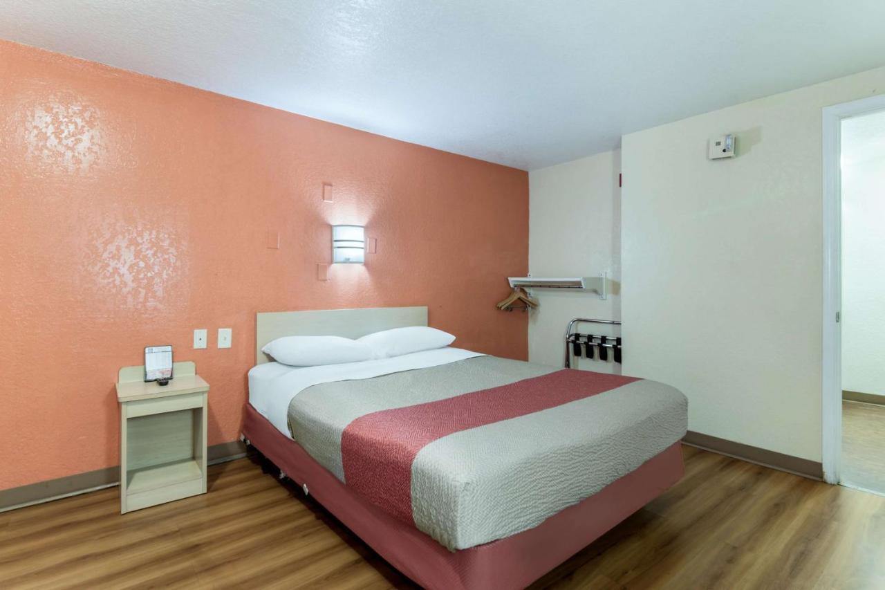 Motel 6-Newport News, Va Екстериор снимка